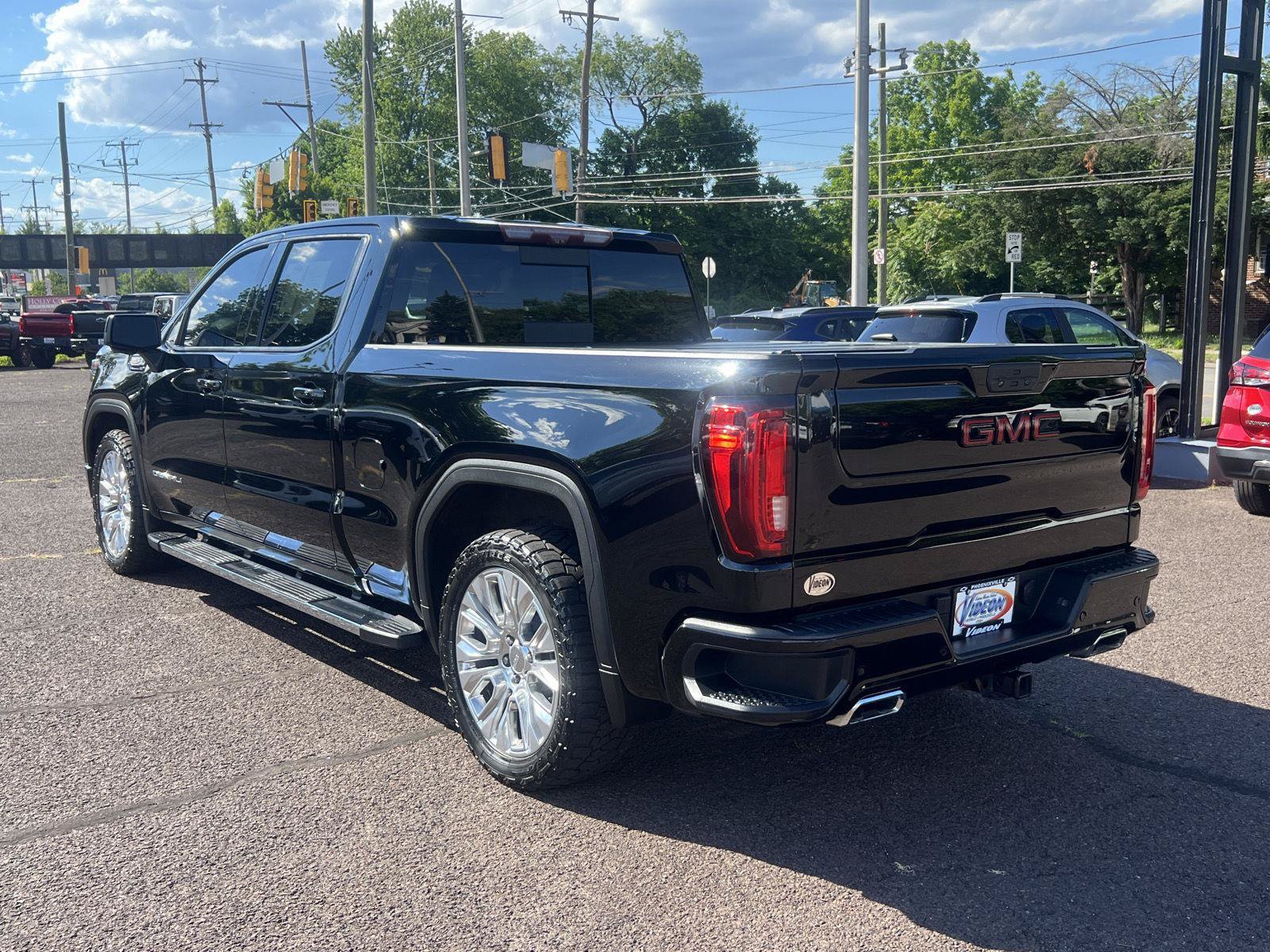 Used 2020 GMC Sierra 1500 Denali w/ Denali Premium Package AWD/4WD image 5