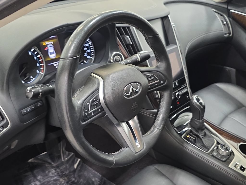 Used 2019 INFINITI Q50 Luxe w/ Essential Package (3.0T Luxe) AWD/4WD image 12