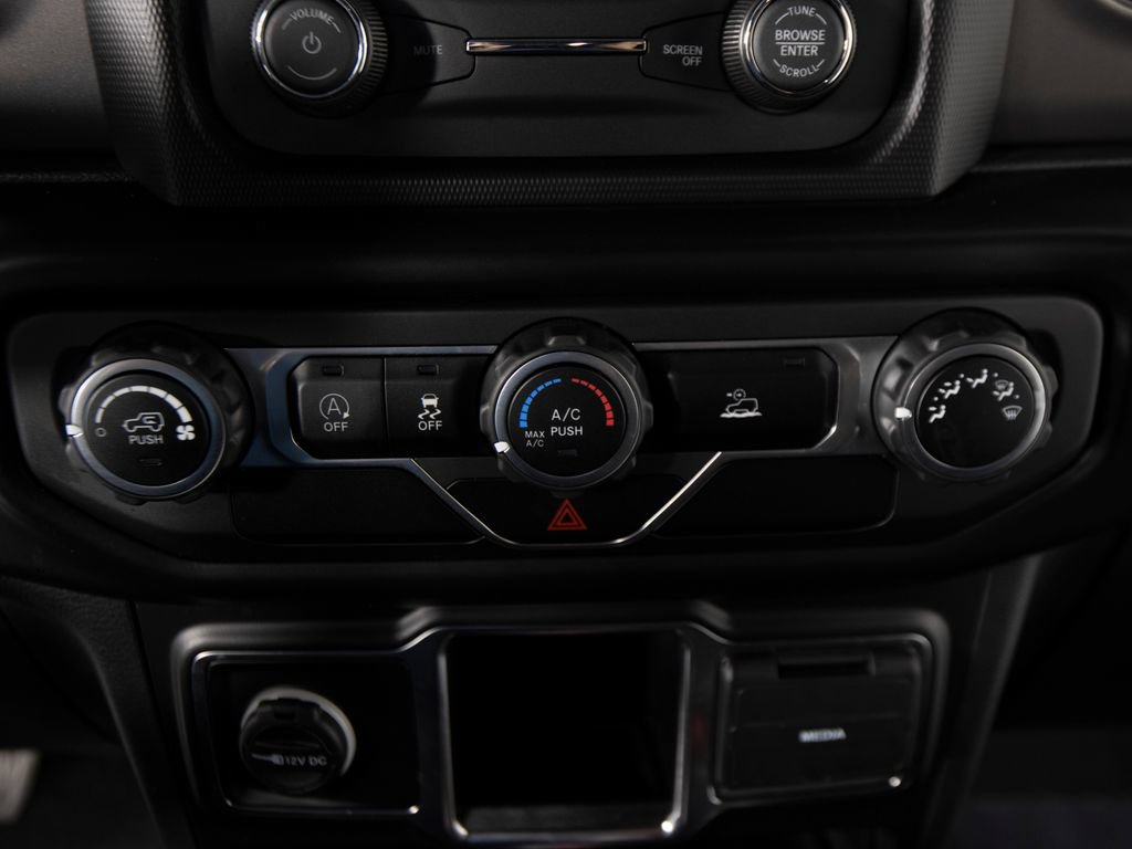 Used 2021 Jeep Wrangler Sport AWD/4WD image 17