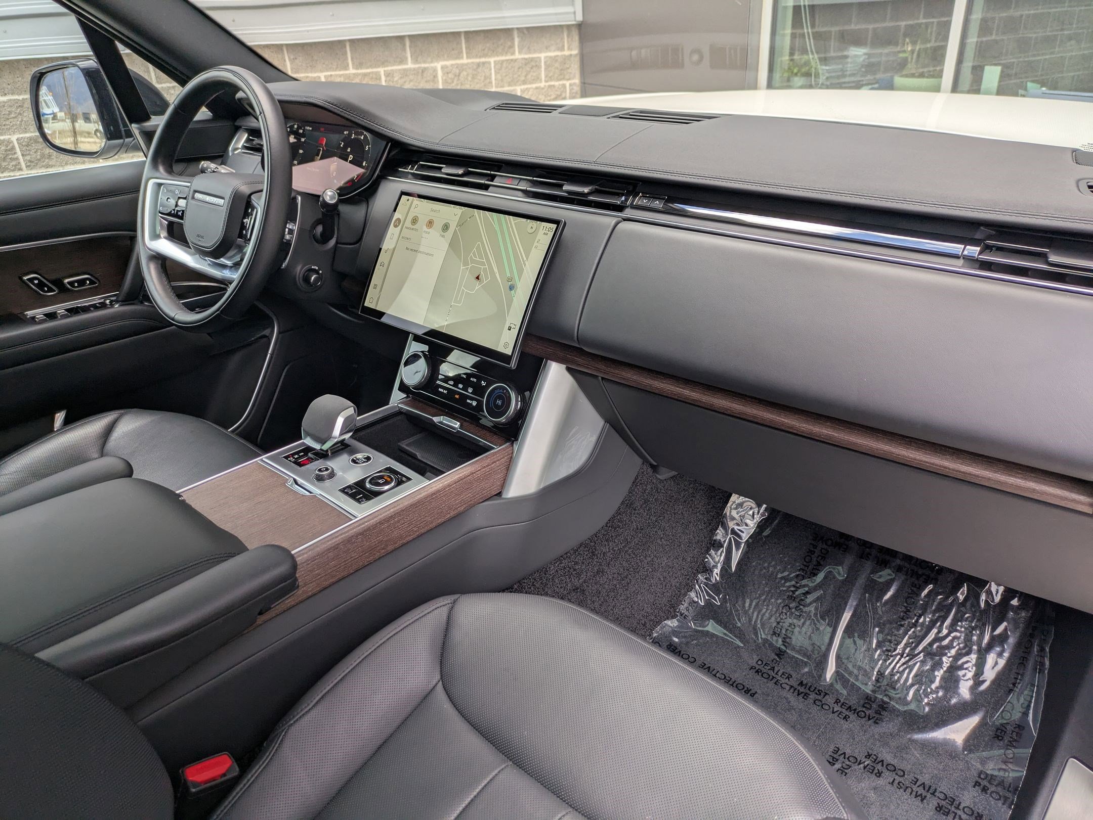 Certified 2023 Land Rover Range Rover SE image 31