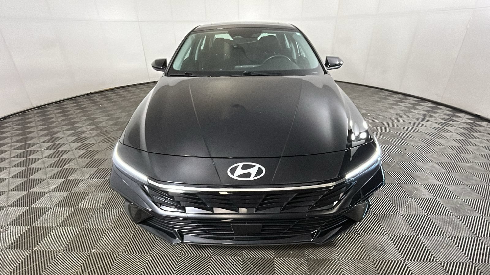 Certified 2024 Hyundai Elantra SEL w/ Convenience Package FWD image 9