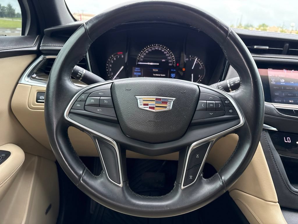 Used 2017 Cadillac XT5 FWD image 14