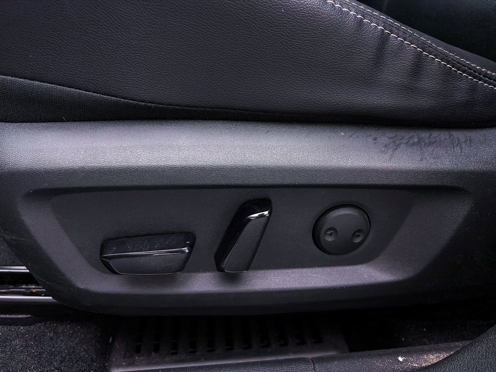 Used 2022 Nissan Rogue SL w/ SL Premium Package image 20