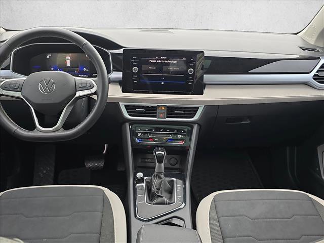 Used 2025 Volkswagen Taos SE image 19