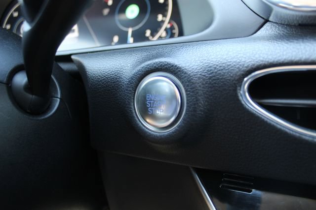 Used 2022 Hyundai Sonata Limited w/ Cargo Package FWD image 18