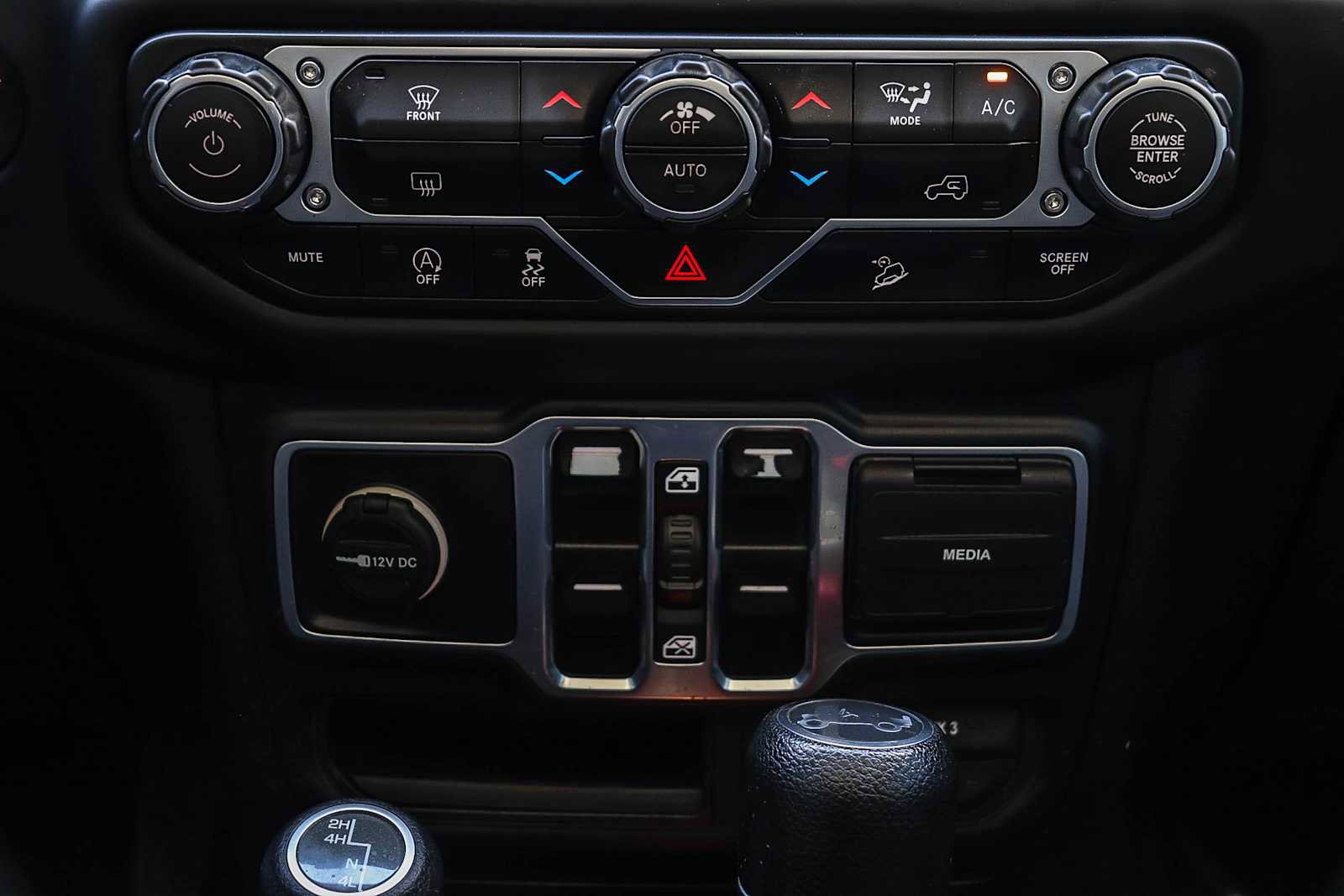 Used 2018 Jeep Wrangler Unlimited Sport S AWD/4WD image 18