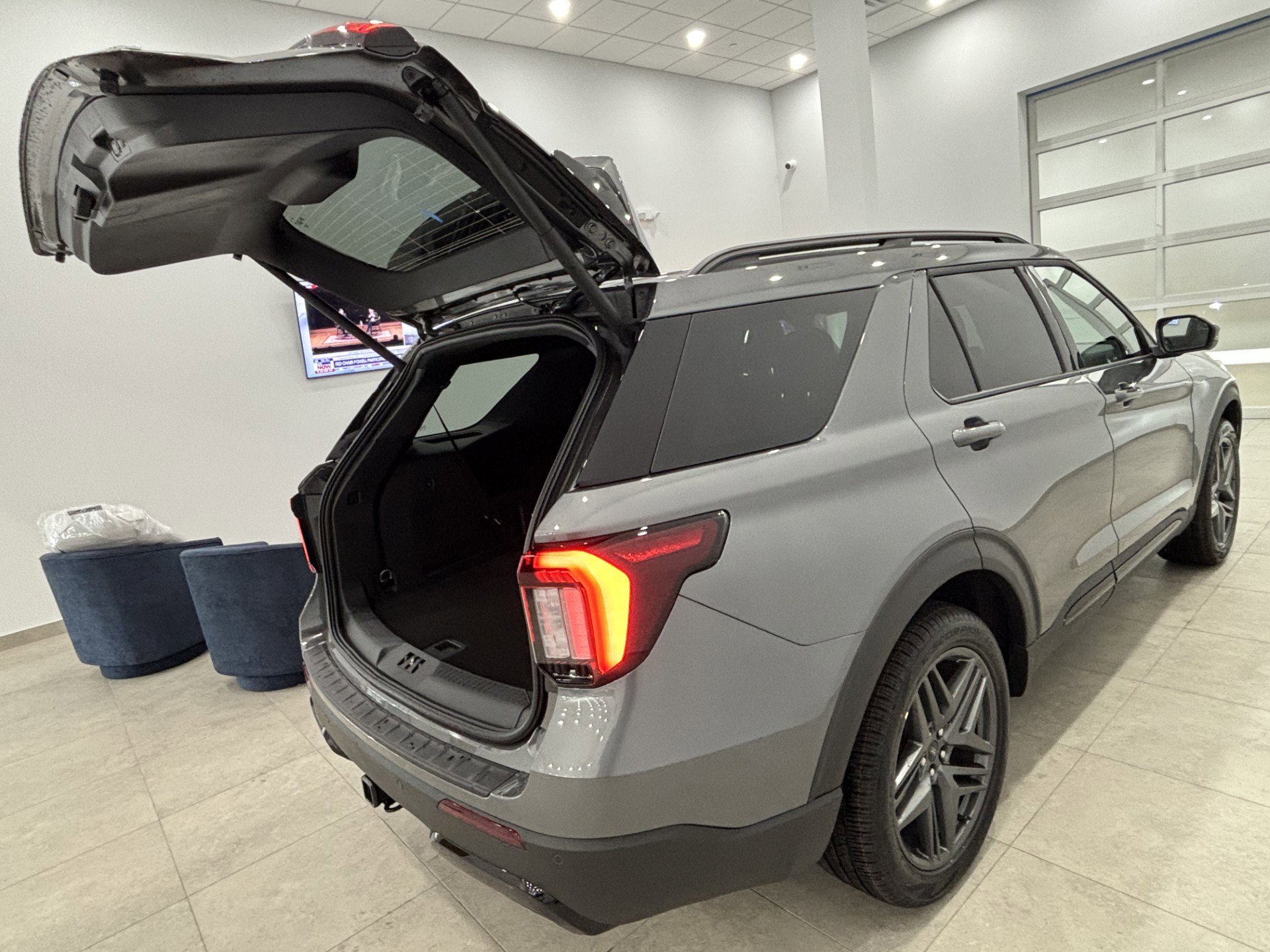 New 2026 Ford Explorer ST-Line image 14