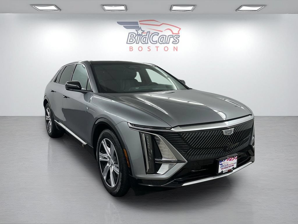 Used 2024 Cadillac Lyriq Tech w/ Driver Assist Package AWD/4WD image 3