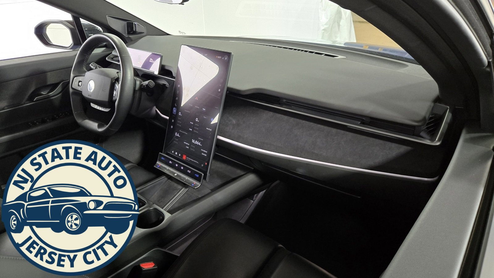 Used 2023 Fisker Ocean Extreme image 28