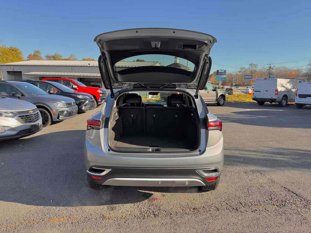 Used 2023 Buick Envision Essence image 31