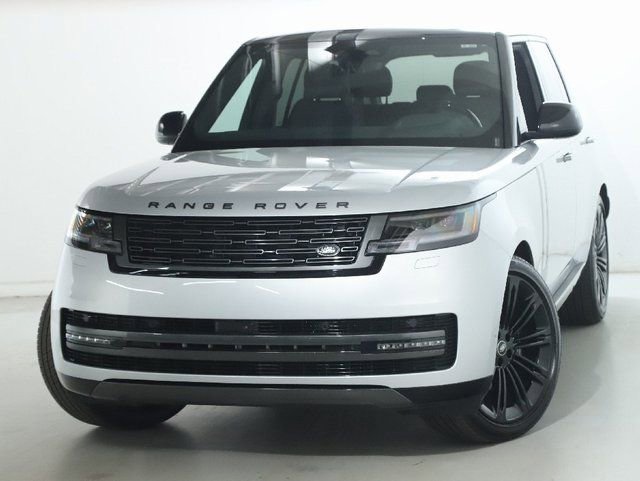 Certified 2025 Land Rover Range Rover SE image 3