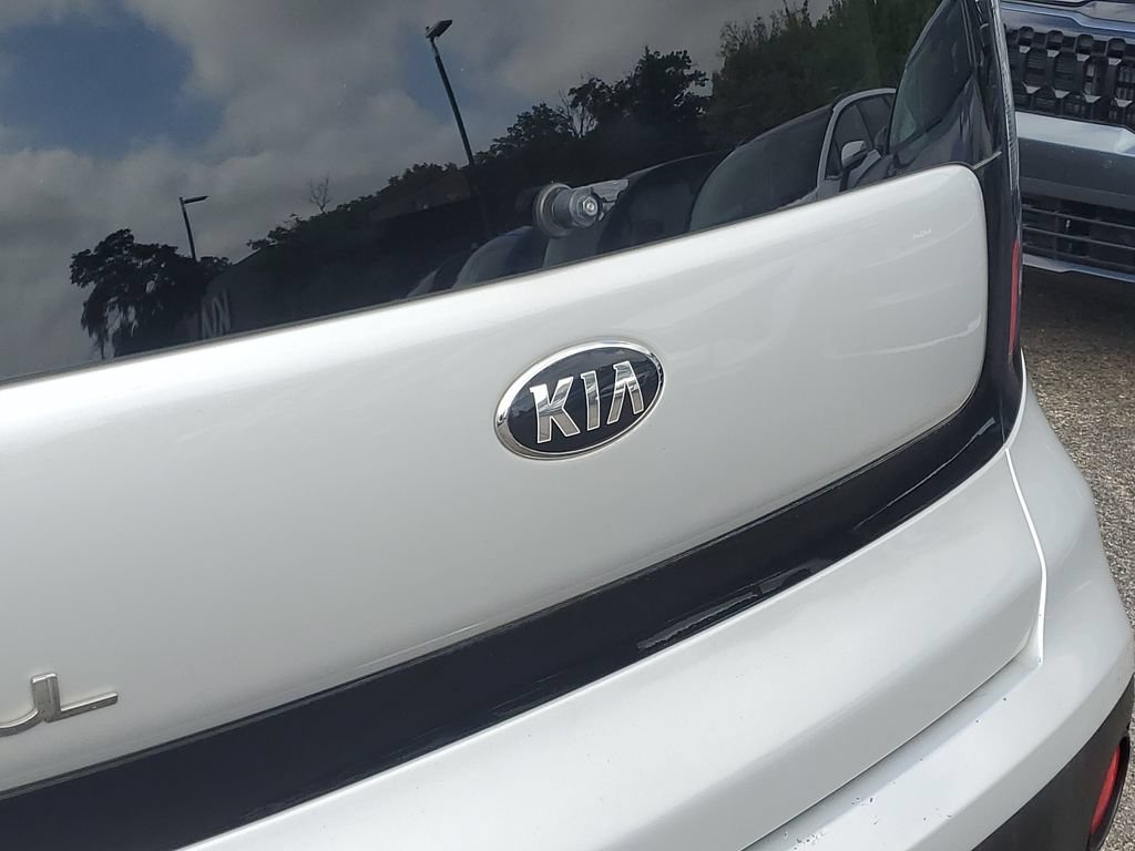 Used 2018 Kia Soul FWD image 26