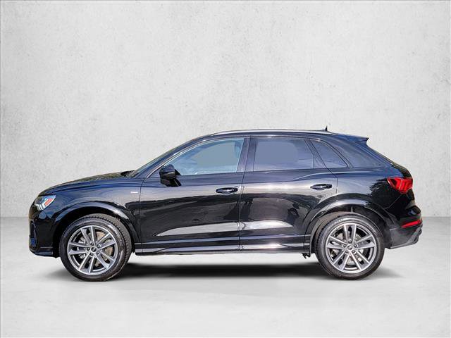 Certified 2025 Audi Q3 2.0T Premium w/ Black Optic Sport Package image 9