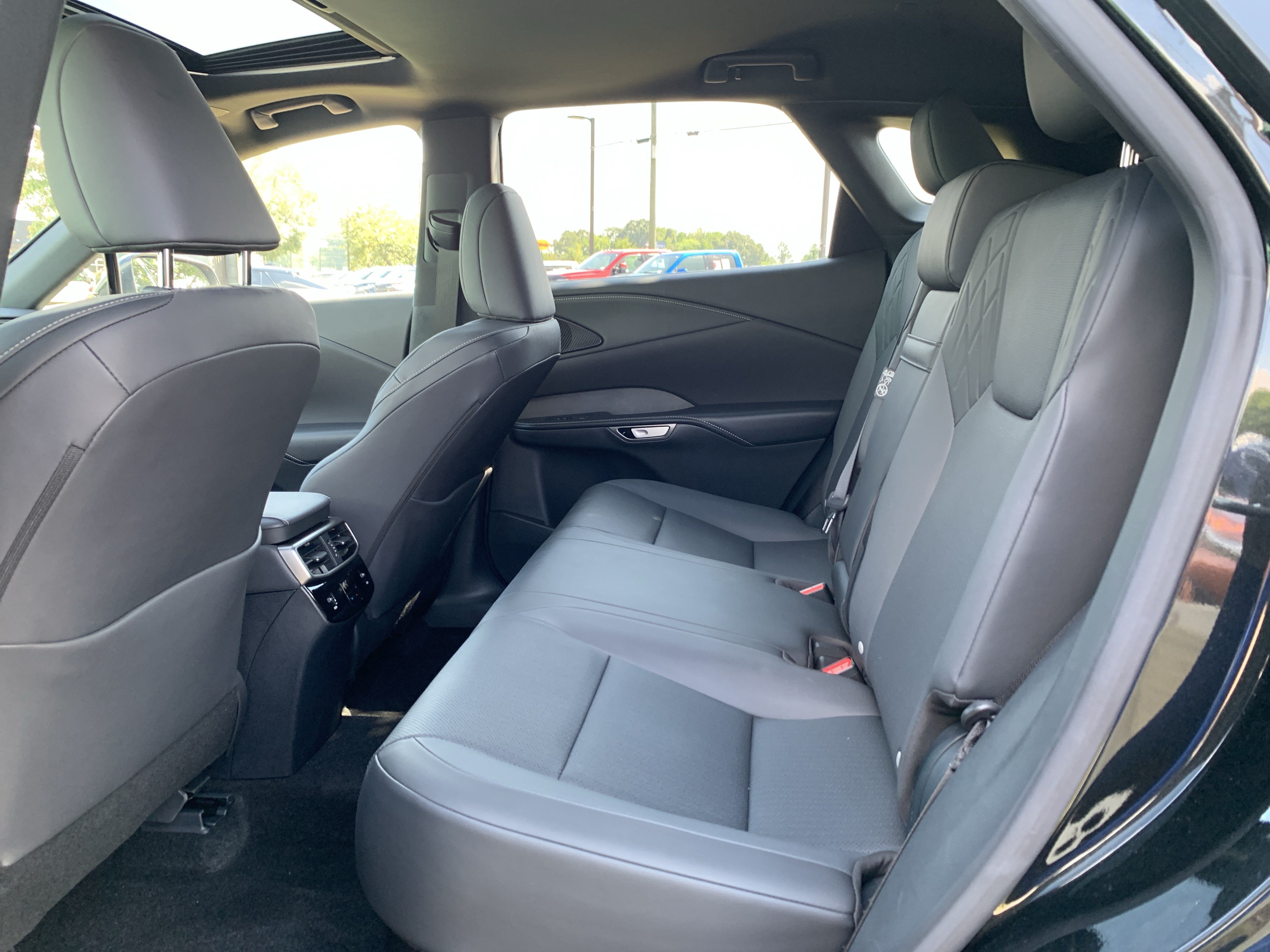 Used 2026 Lexus RX 350 Premium w/ Accessory Package (Z1) FWD image 32