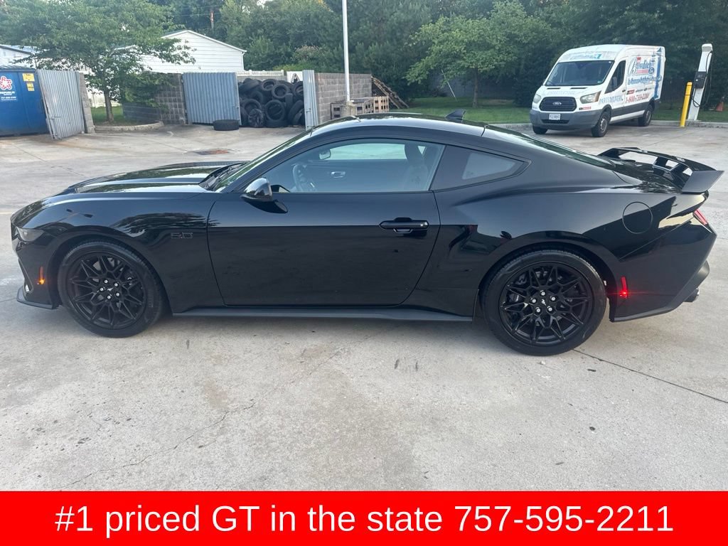 Used 2024 Ford Mustang GT w/ GT Performance Package RWD image 11