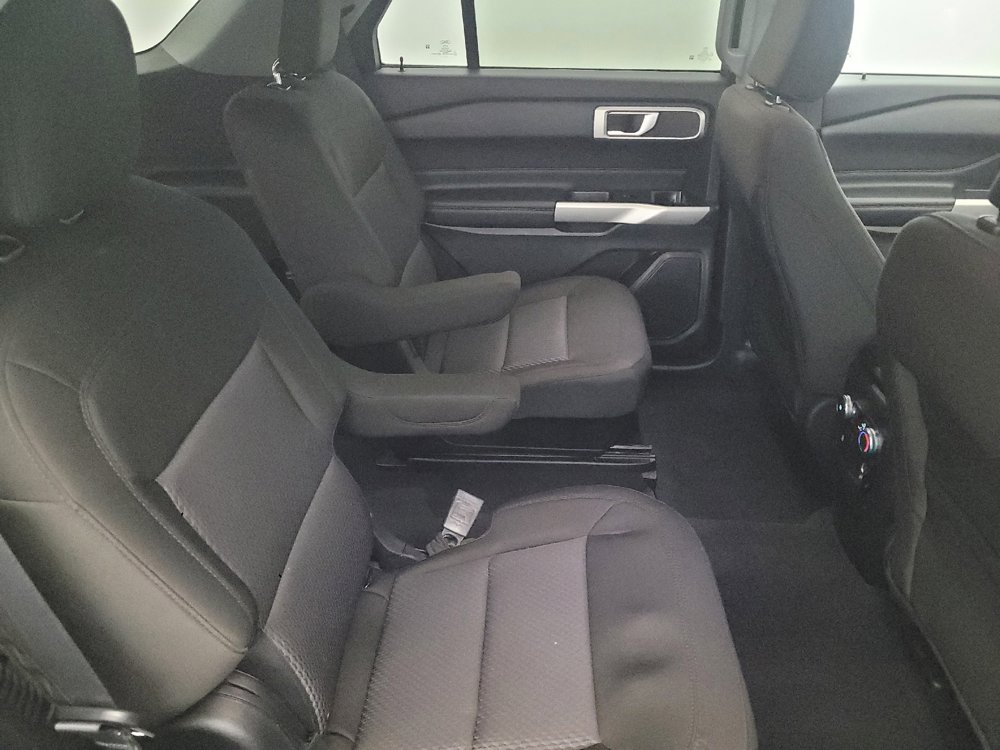 Used 2022 Ford Explorer XLT image 19