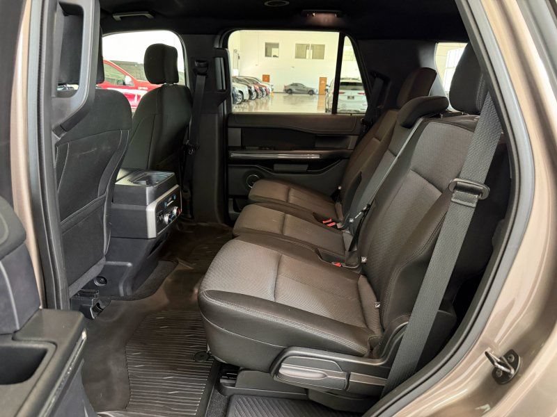 Used 2019 Ford Expedition XLT AWD/4WD image 16