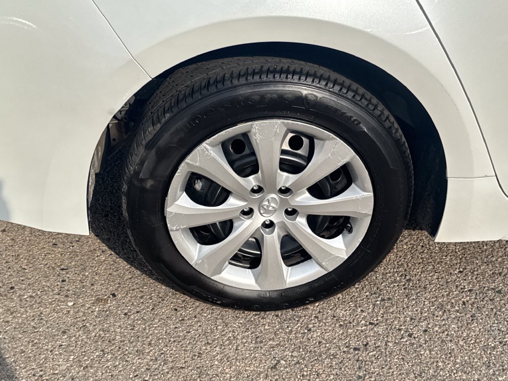 Used 2024 Toyota Corolla LE FWD image 43