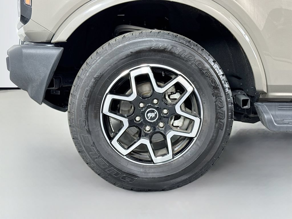 Used 2025 Ford Bronco Outer Banks AWD/4WD image 9