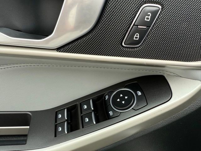 Used 2023 Ford Explorer XLT w/ Equipment Group 202A image 11