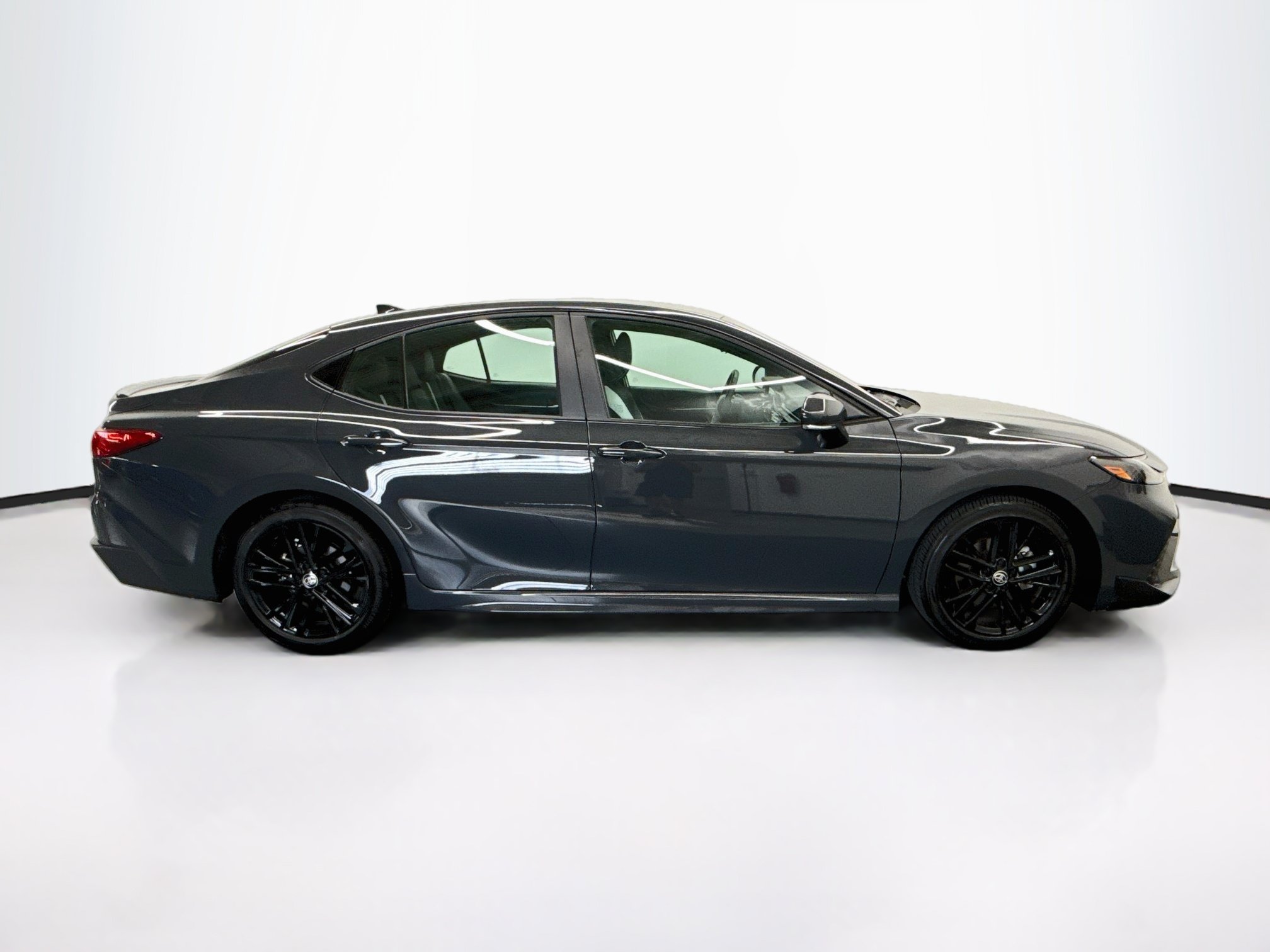 Used 2026 Toyota Camry SE FWD image 10