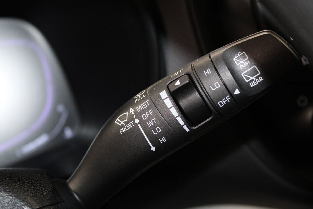 Used 2025 Kia Soul LX w/ LX Technology Package FWD image 34