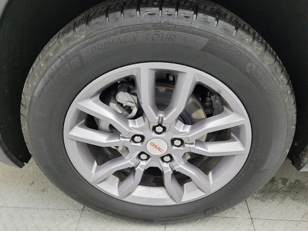 Used 2024 GMC Terrain SLT image 31