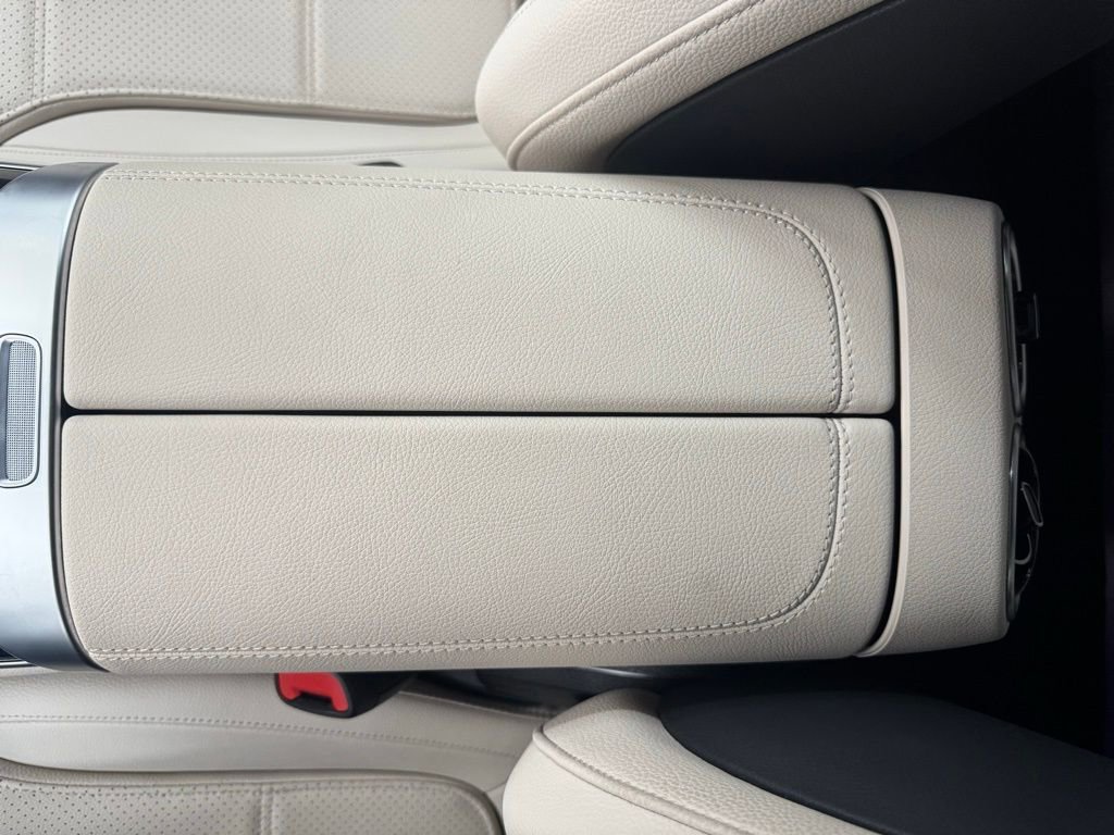 Used 2025 Mercedes-Benz GLC 300 4MATIC image 37