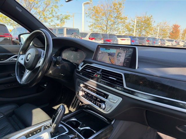 Used 2020 BMW 750i xDrive w/ M Sport Package AWD/4WD image 43