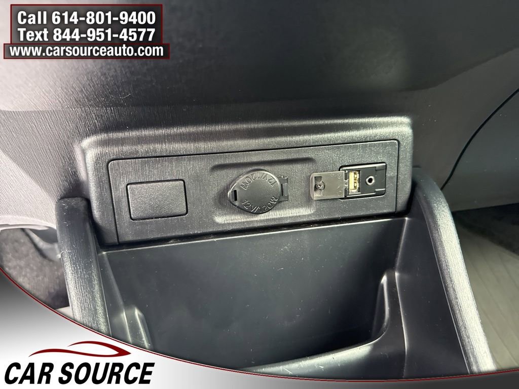 Used 2017 Toyota Prius V Three image 22