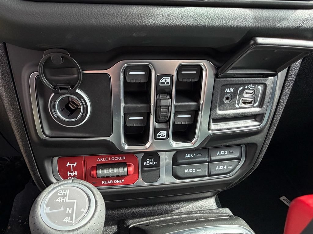 New 2026 Jeep Gladiator Mojave w/ Steel Bumper Group AWD/4WD image 20