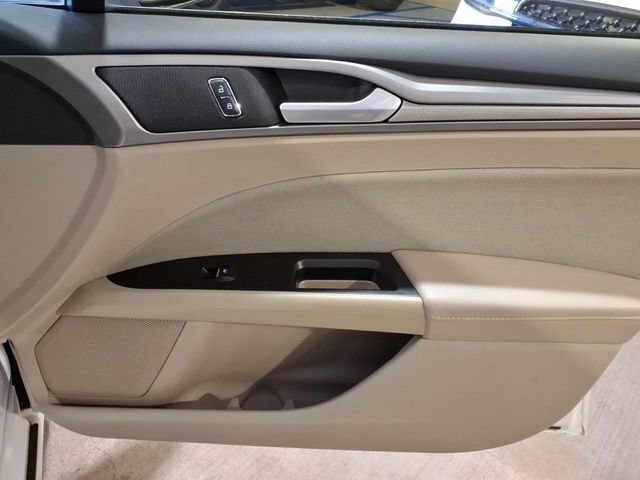 Certified 2017 Ford Fusion SE FWD image 29