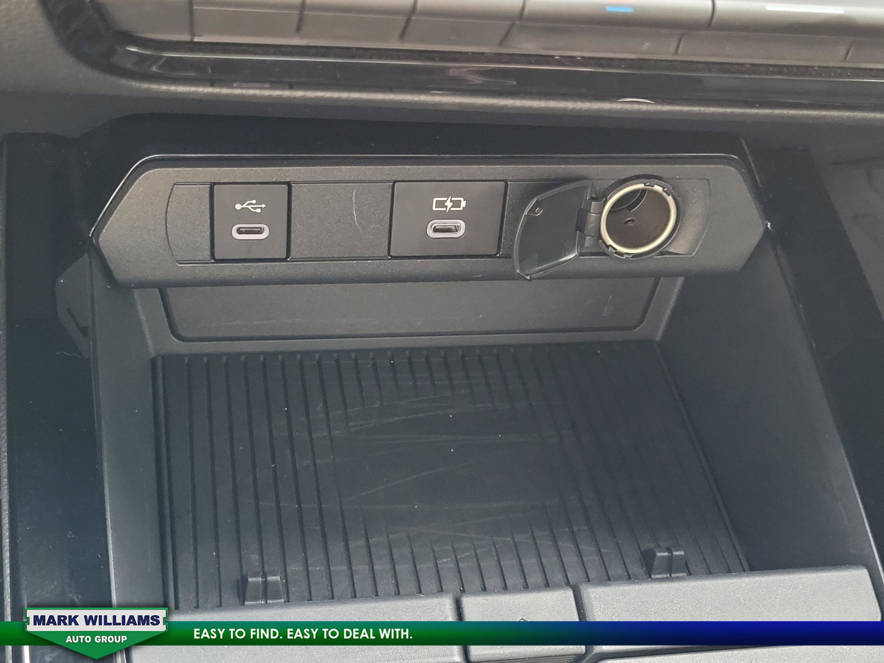 Used 2025 Toyota Prius XLE image 25