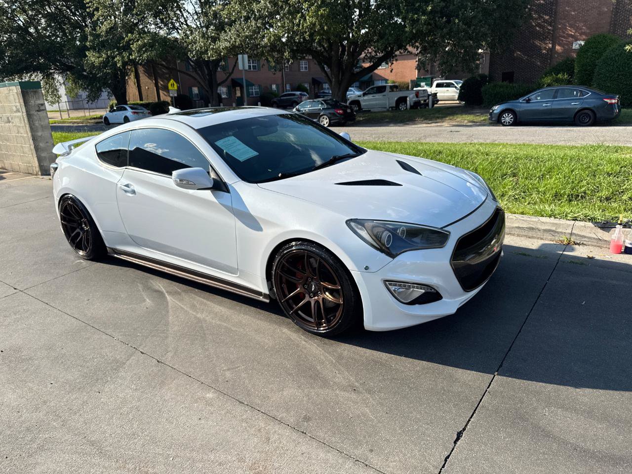 Used 2016 Hyundai Genesis Coupe 3.8 RWD image 2