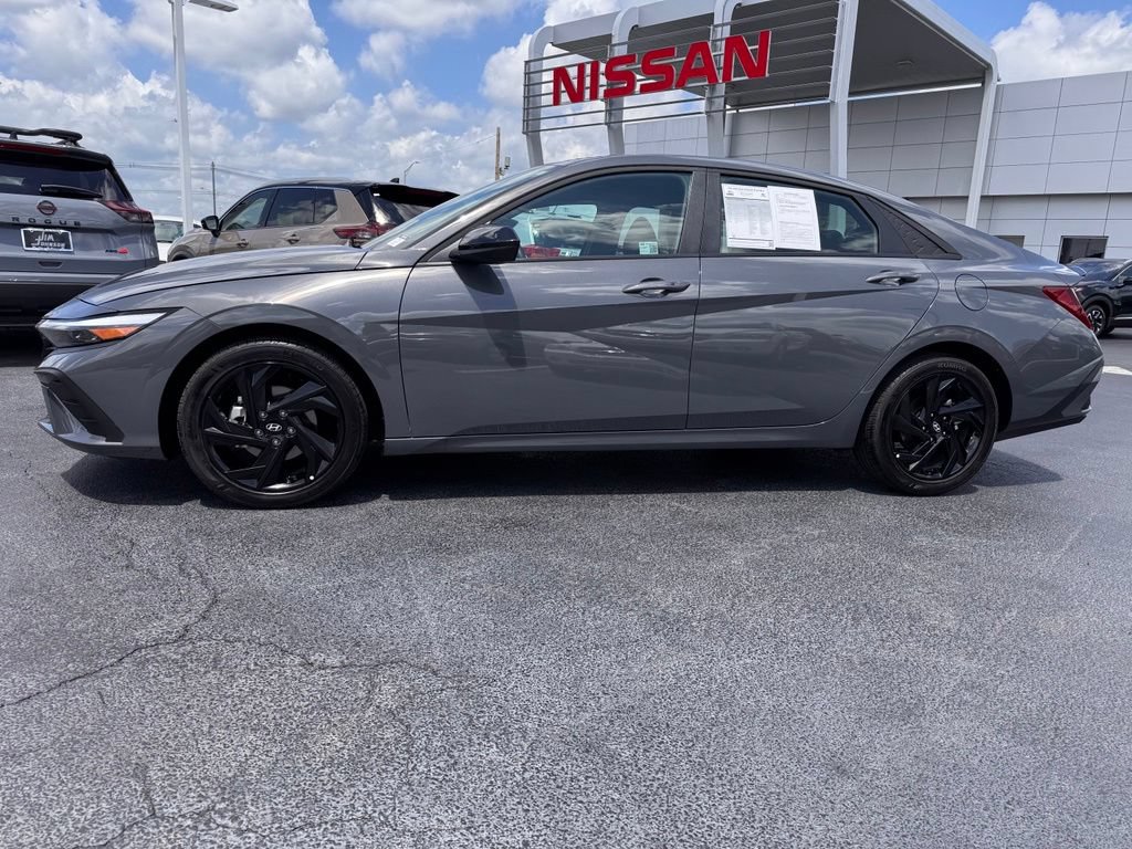 Used 2026 Hyundai Elantra Sport FWD image 2
