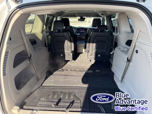 Used 2024 Chrysler Pacifica Touring-L image 40