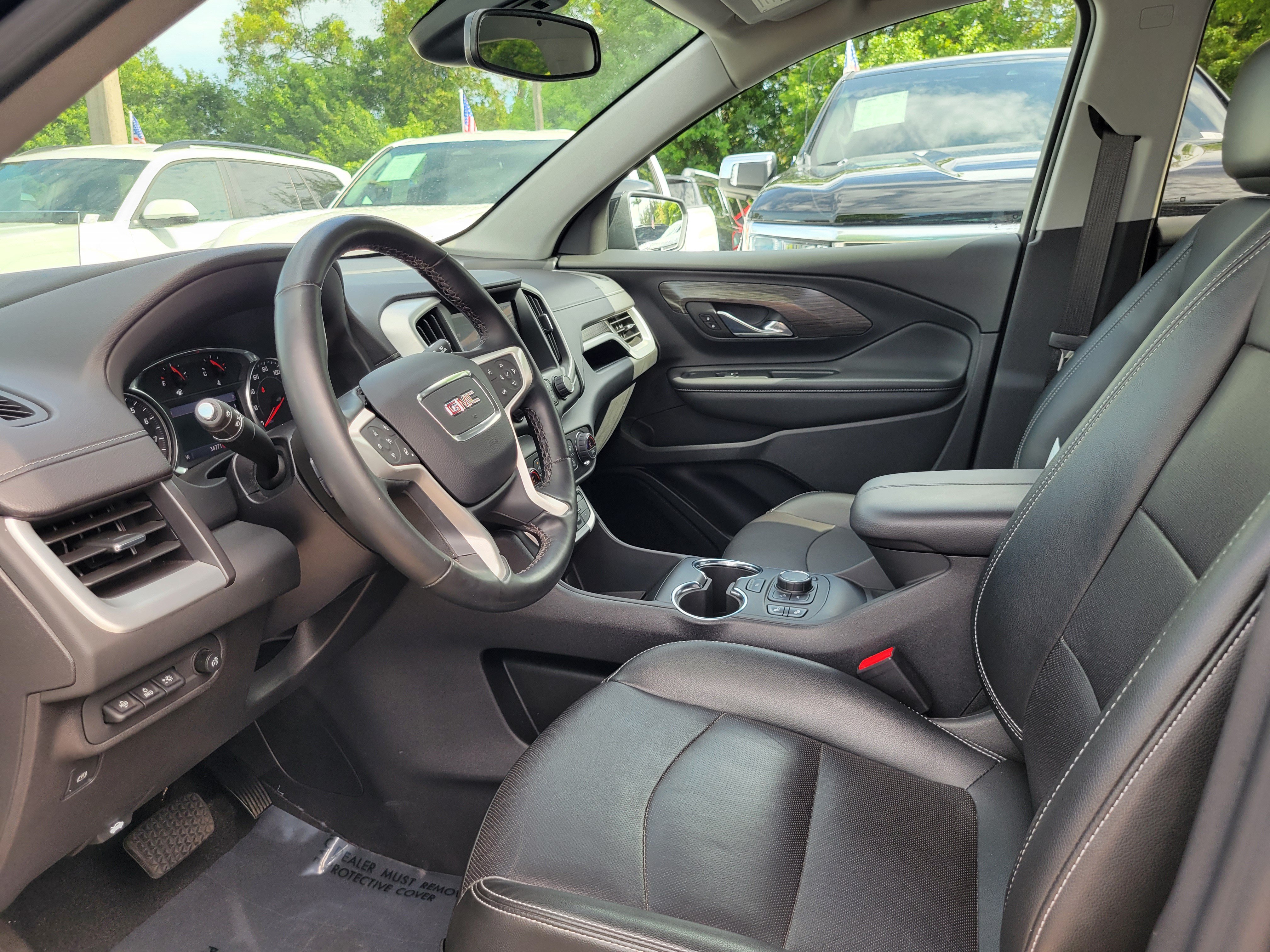 Used 2023 GMC Terrain SLT w/ Tech Package FWD image 11