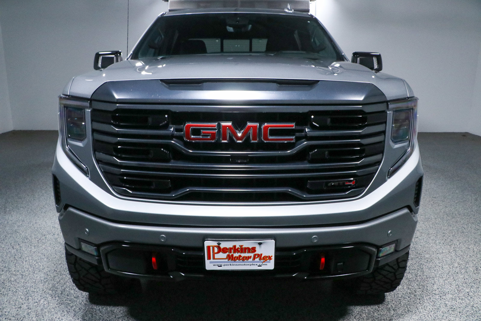 Used 2024 GMC Sierra 1500 AT4 w/ Technology Package image 5
