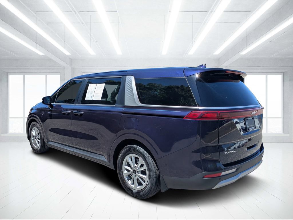 Used 2024 Kia Carnival LX FWD image 5