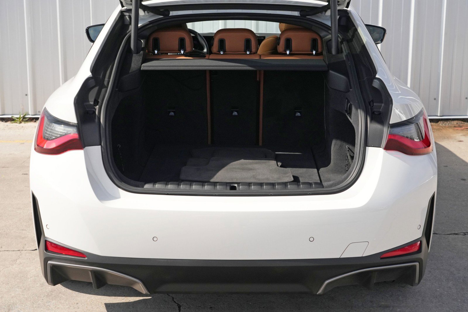 Used 2023 BMW i4 eDrive35 image 9