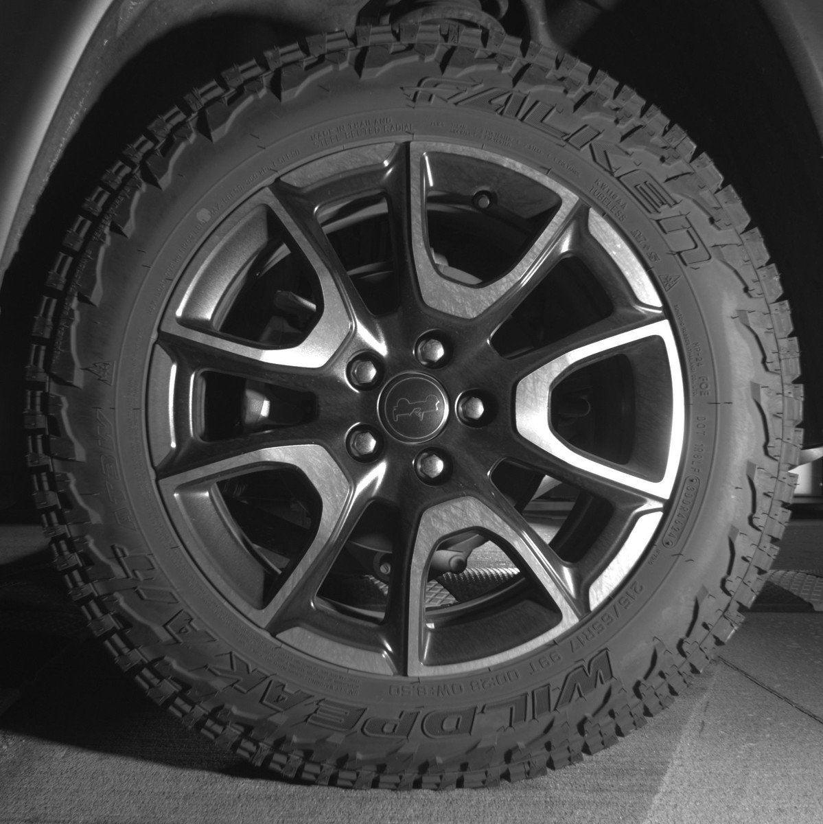 Used 2025 Jeep Compass Trailhawk image 14