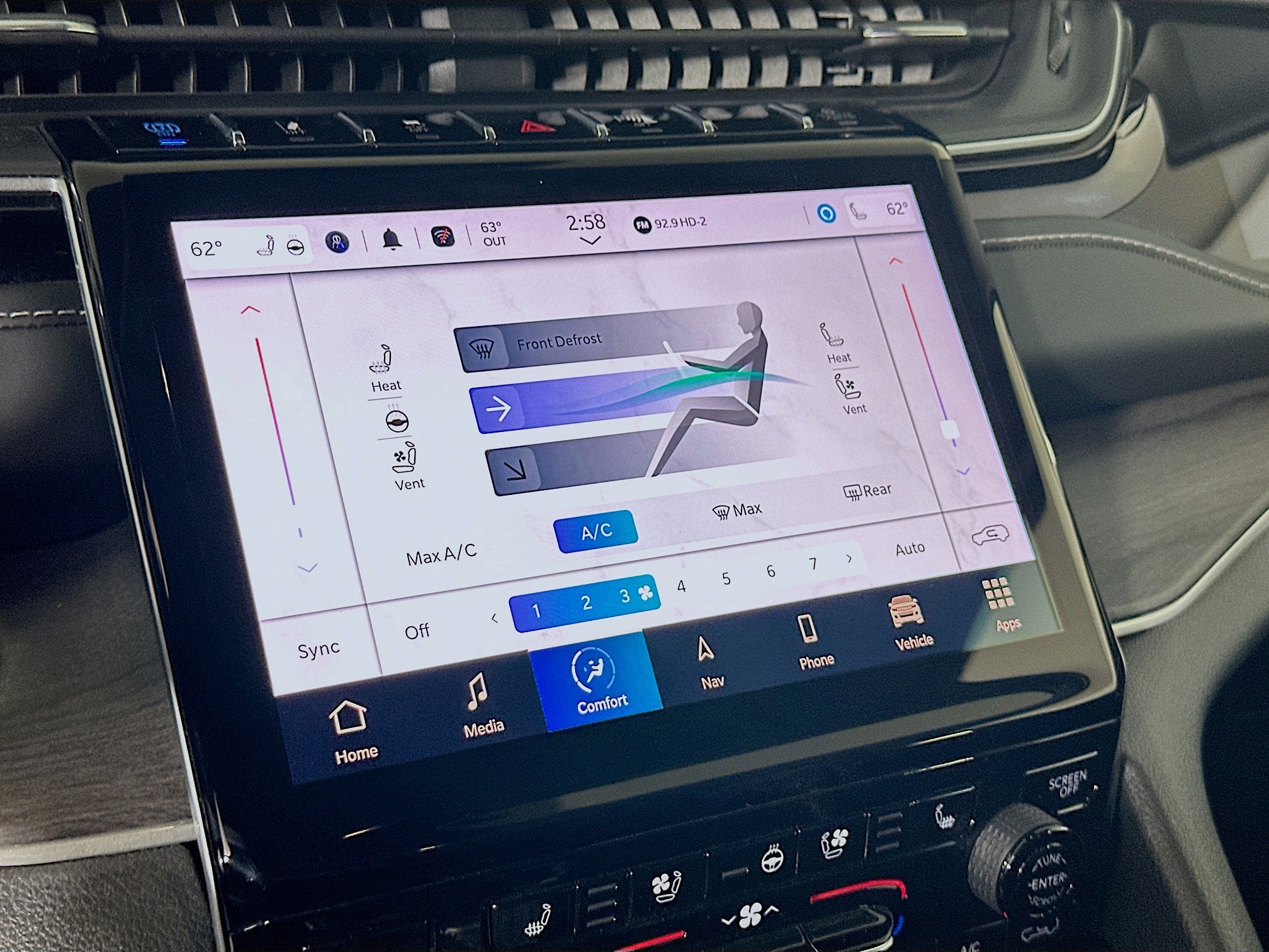 Used 2022 Jeep Grand Cherokee Limited 4xe w/ Luxury Tech Group II image 24