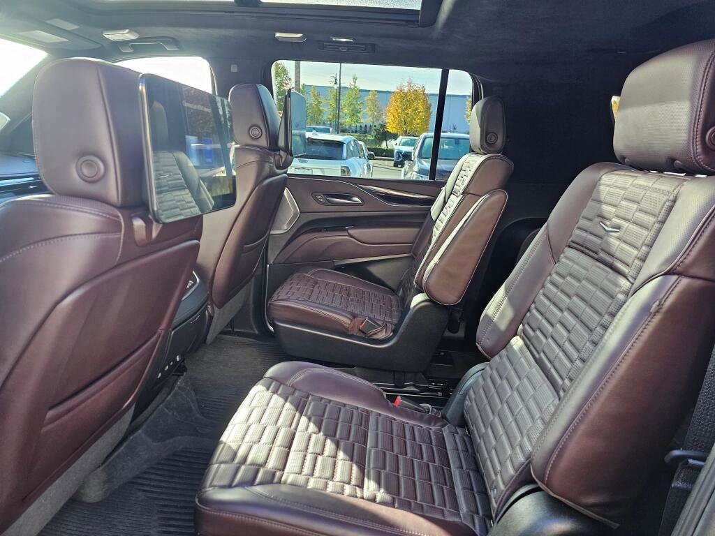 Certified 2023 Cadillac Escalade ESV Sport Platinum image 20