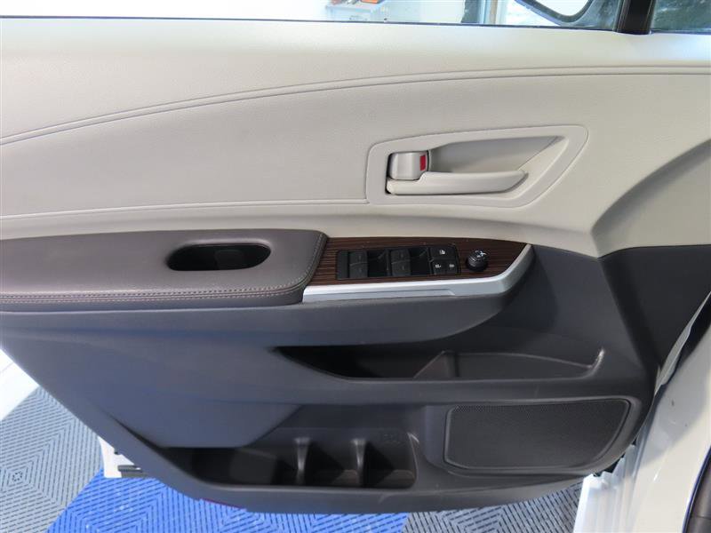 Used 2024 Toyota Sienna LE image 15