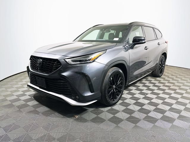 Certified 2025 Toyota Highlander XSE image 4
