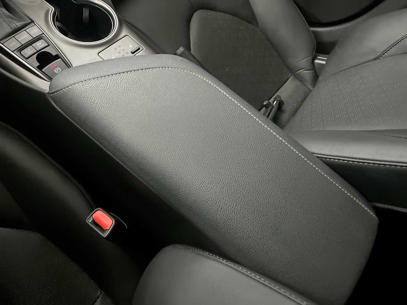 Used 2024 Toyota Camry XSE w/ Navigation Package FWD image 29
