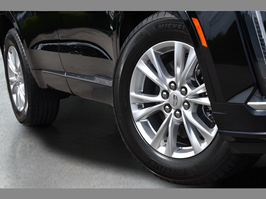 New 2025 Cadillac XT6 Luxury FWD image 10