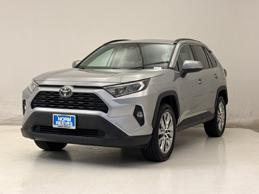 Used 2020 Toyota RAV4 XLE Premium FWD image 2