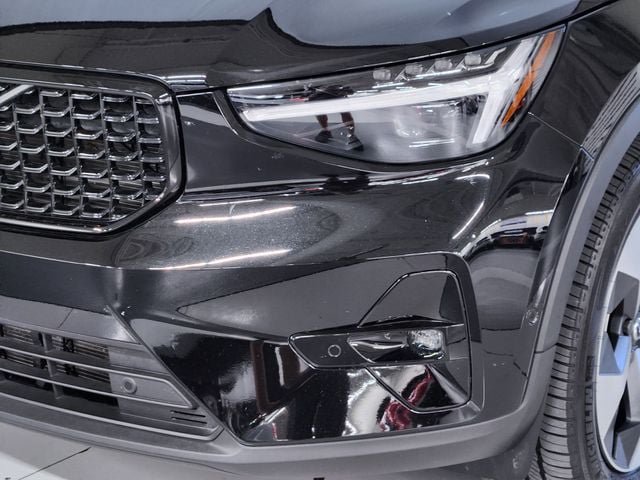 Certified 2026 Volvo XC40 B5 Plus AWD/4WD image 12
