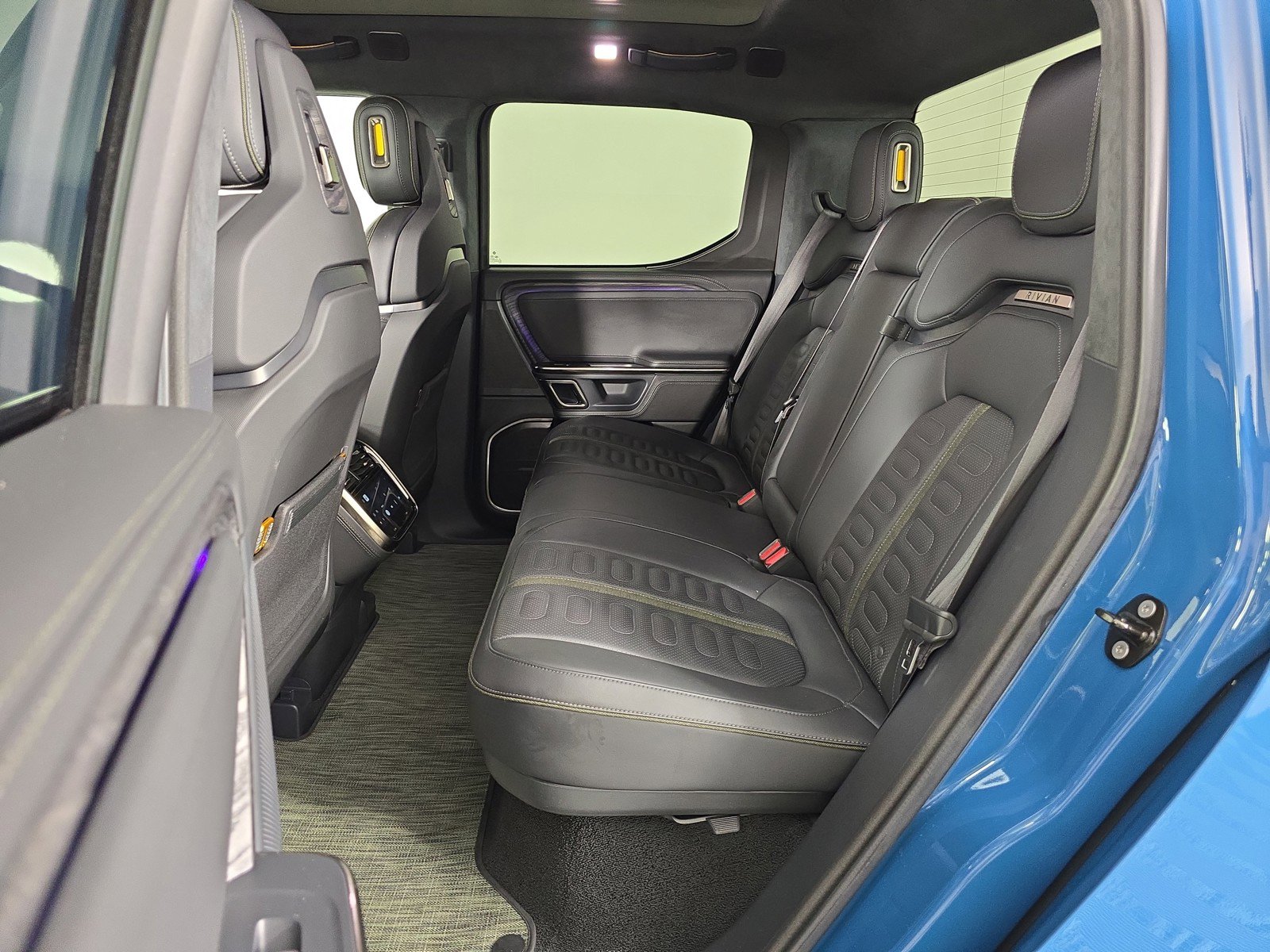 Used 2022 Rivian R1T Adventure image 20